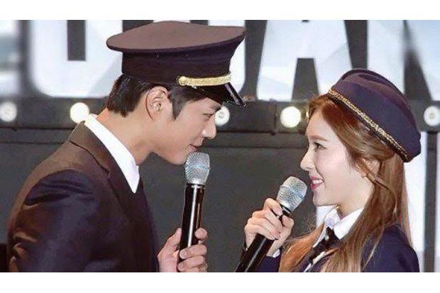 Park Bo Gum Beri Cokelat ke Irene di Hari Valentine