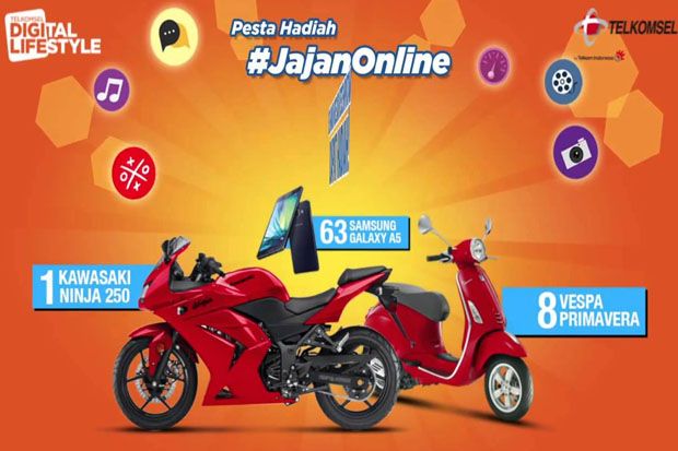 Pelanggan Telkomsel Bekasi Bawa Pulang Motor Vespa Primavera