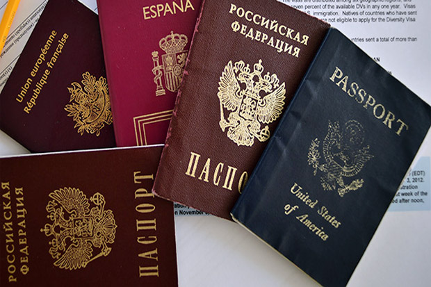Aparat Rusia Bongkar Sindikat Pembuat Paspor Palsu