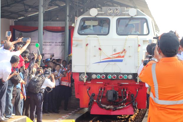 Menteri Jonan Resmikan Jalur Kereta Api Cianjur-Sukabumi