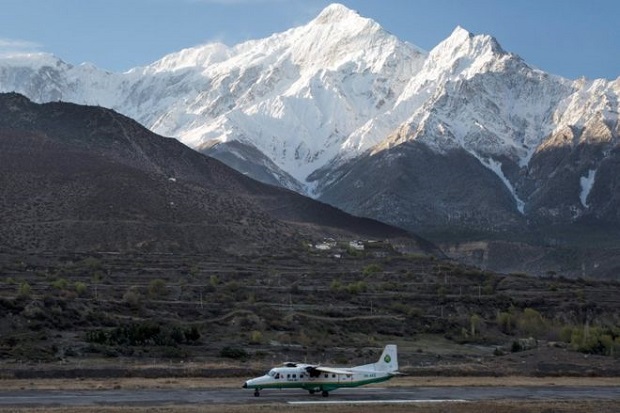 Pesawat Berpenumpang 21 Orang Hilang di Langit Himalaya