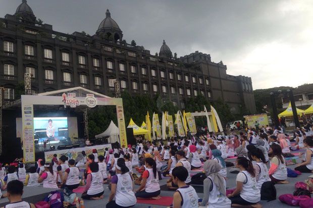 600 Orang Ikuti Yoga Festival 2016 di Bandung