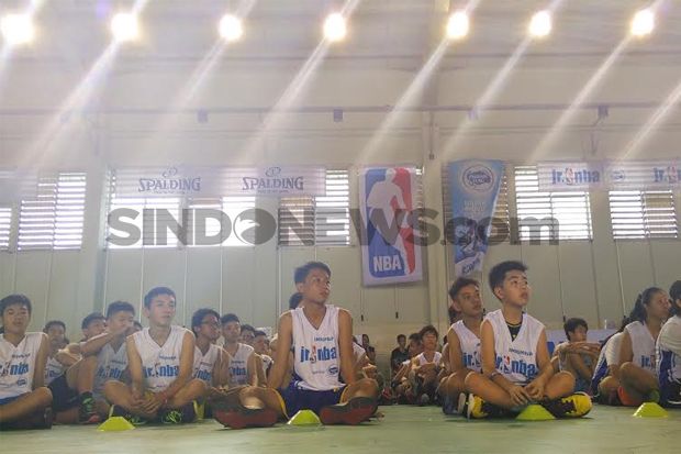 Pelatih NBA Tebar Ilmu Basket di Surabaya