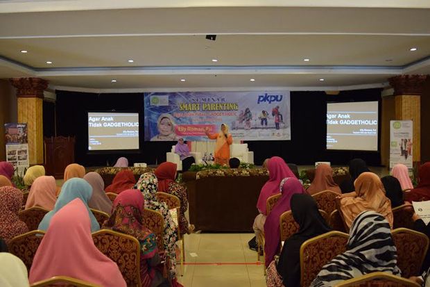 PKPU Bandung dan IZI Jabar Gelar Seminar Smart Parenting