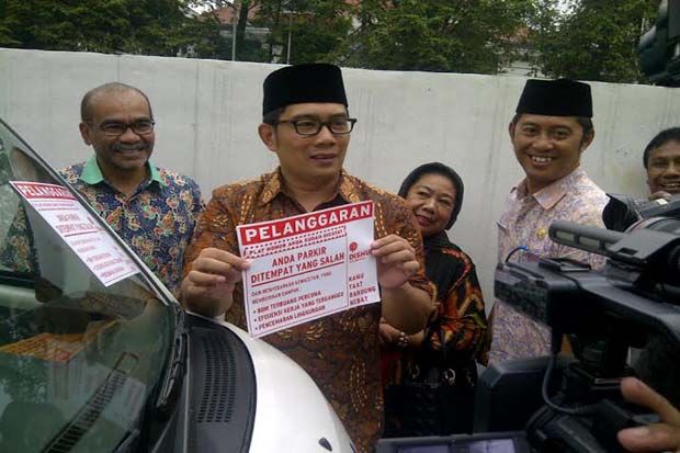 Pengendara yang Parkir Liar di Bandung Bakal Dipermalukan