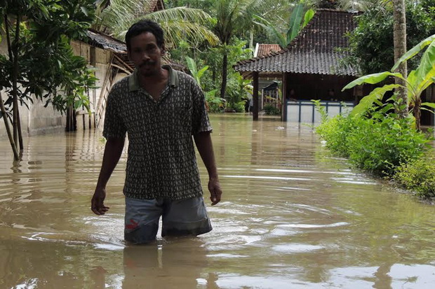 Sungai Citarum Meluap, Banjir Lumpuhkan Bandung Selatan