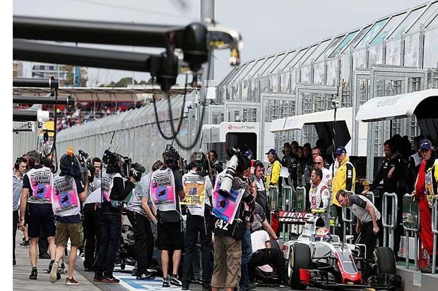 FIA Selidiki Insiden Tabrakan Rio vs Grosjean di Pit Lane