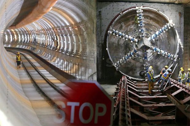 MRT Dipastikan Ahok Gagal Beroperasi di 2018
