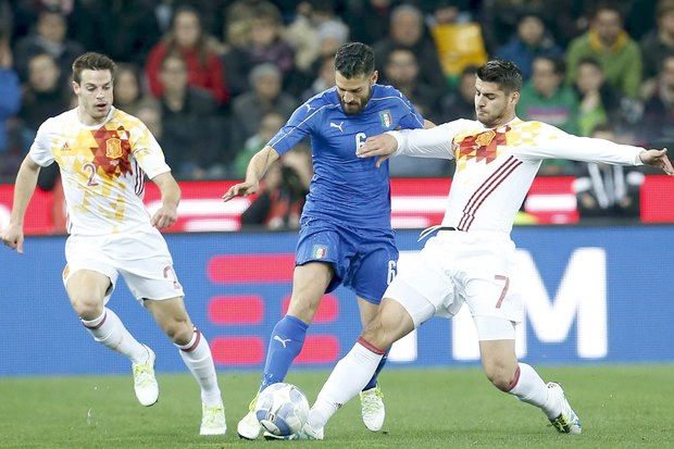 Italia vs Spanyol Berakhir Sama Kuat