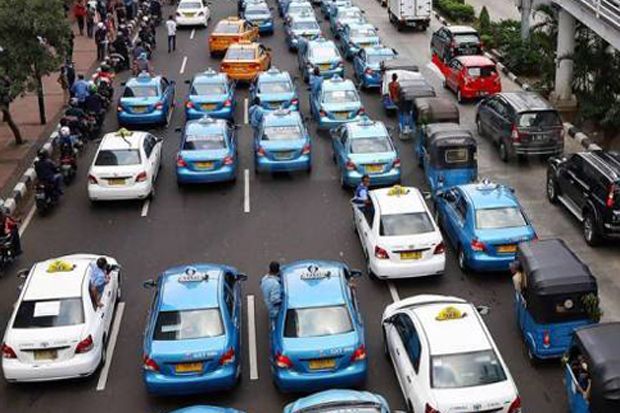 Hipmi Desak Pemerintah Lakukan Deregulasi Taksi Nasional