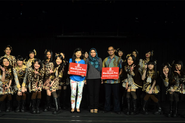 Konsumen Alfamidi Mengguncang Theater JKT48