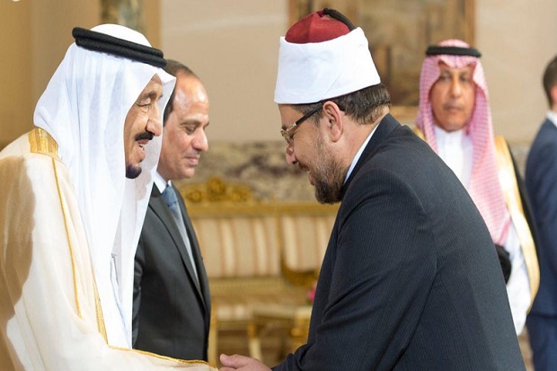 Kontribusi Luar Biasa pada Umat Islam, Raja Salman Diberi Gelar Doktor