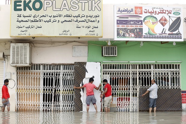 Banjir Besar Tewaskan Belasan Orang di Saudi