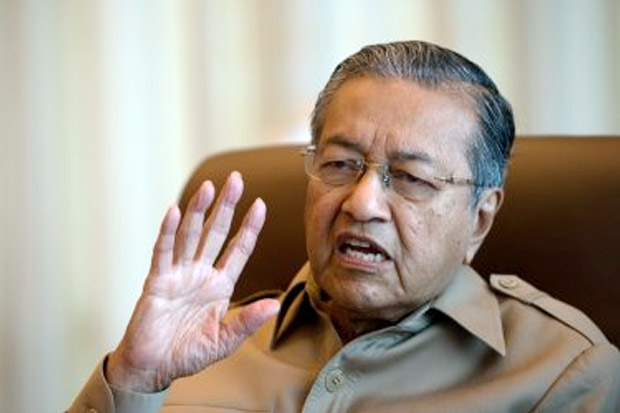 Mahathir Daftarkan Gugatan Pembekuan Aset Najib