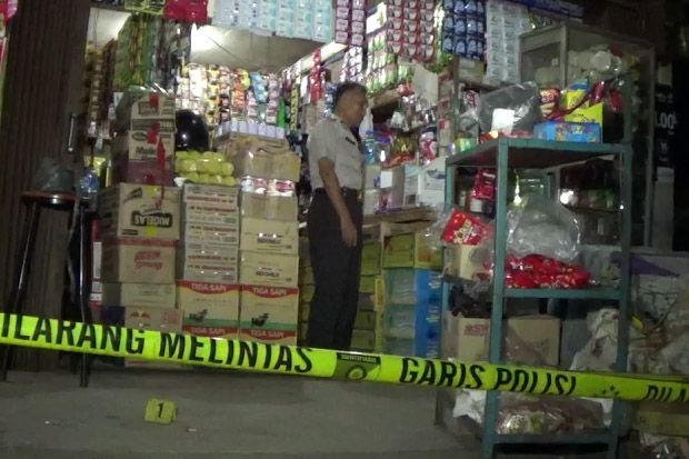 Perampok Bersenpi Tembak Pemilik Toko Kelontong, Rp2 Juta Raib