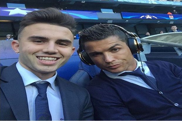 Cristiano Ronaldo Malah Asyik Selfie di Etihad Stadium