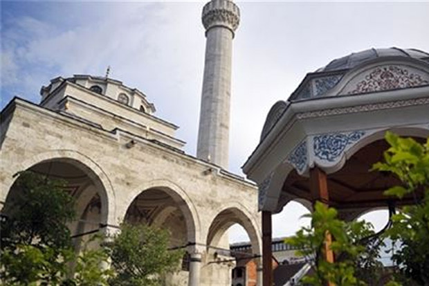 Masjid Bersejarah di Bosnia Kembali Dibuka