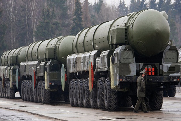 Parade Militer Akbar, Rusia Pamer Rudal ICBM hingga Jet Su-35