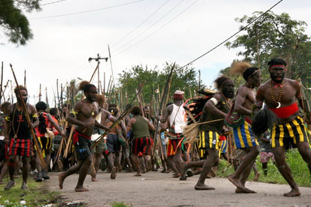 Perang Suku di Kwamki Timika 1 Tewas Dipanah