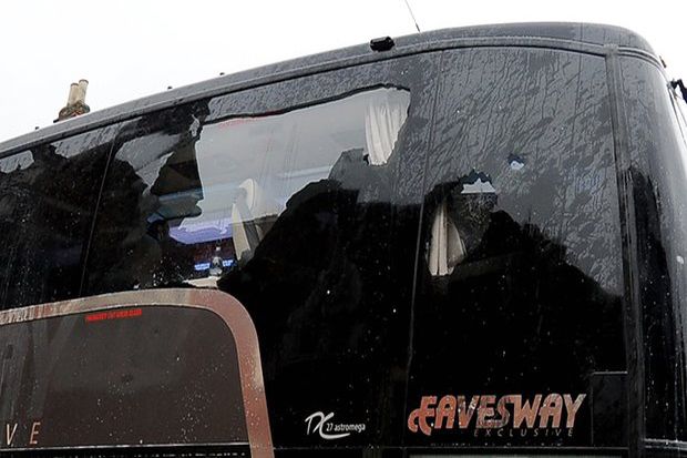 Laga Ditunda 45 Menit Lantaran Bus United Diserang