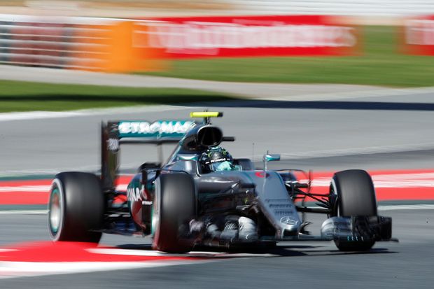 Nico Rosberg dan Rio Haryanto Tampil Gemilang di FP2