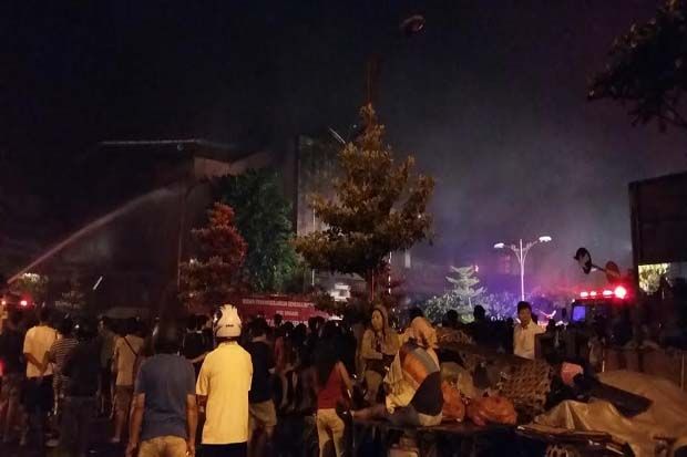 Sempat Padam, Api Kembali Muncul di Pasar Besar Kota Malang