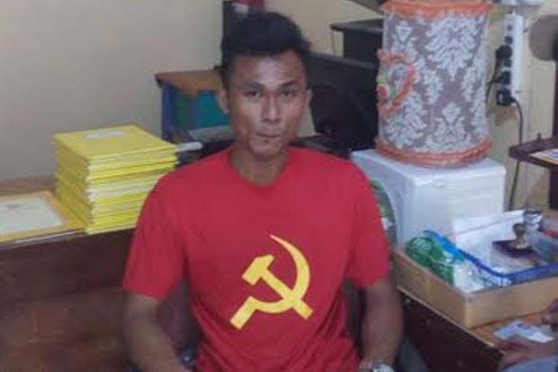 Pakai Kaos Palu Arit, Pembantu Rumah Tangga Ditangkap