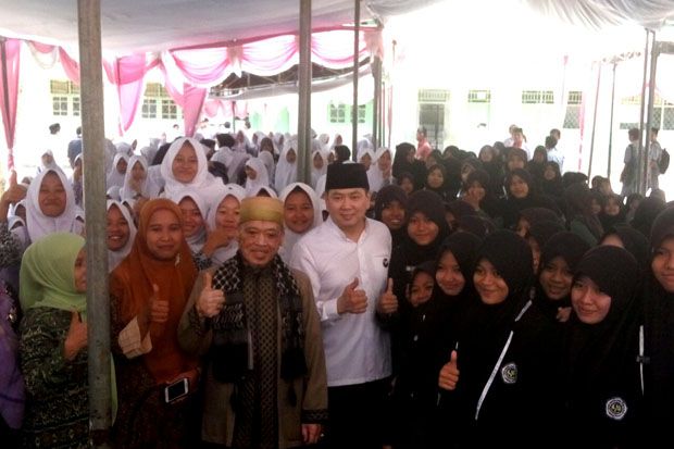 Sambangi Empat Ponpes di Banten, HT Disambut Antusias Para Santri