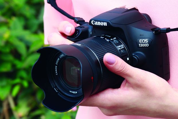 Canon EOS 1300D Kamera DSLR Pemula dengan Koneksi Wi-Fi