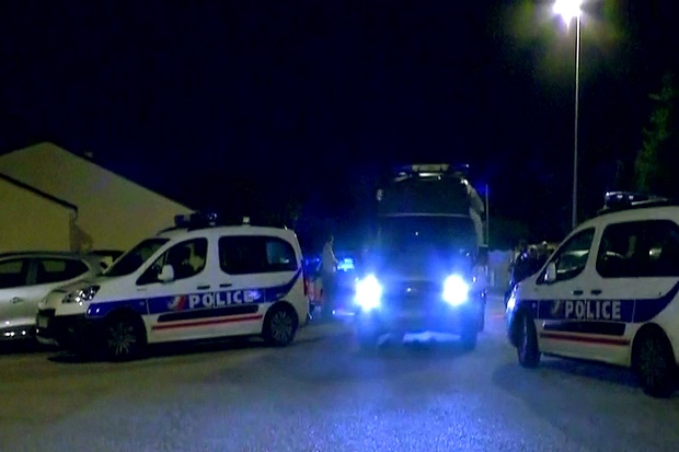 Prancis: Pembunuhan Polisi di Paris Aksi Terorisme