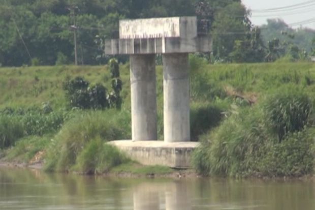 Pembangunan Jembatan Mangkrak, Macet Parah Mengancam