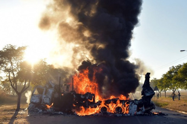 Kerusuhan Landa Ibukota Afrika Selatan
