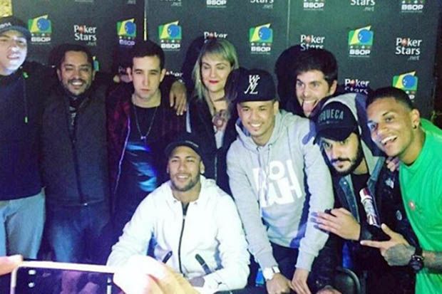 Liburan di Brasil, Neymar Bikin Turnamen Poker di Rumah Mewah