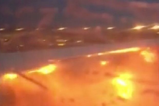 Pesawat Singapore Airlines Terbakar, 222 Penumpang Selamat