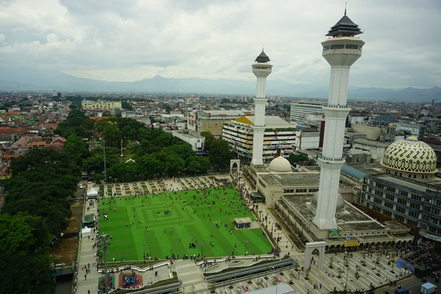 Liburan Gratis, Taman Publik di Kota Bandung Ramai Dikunjungi