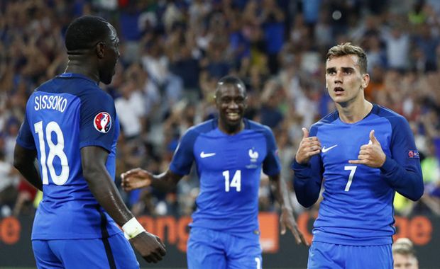 Sepasang Gol Griezmann Bawa Prancis ke Final Piala Eropa 2016
