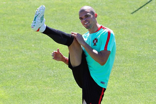 Pepe Mulai Berlatih, Bisa Bantu Portugal di Final?