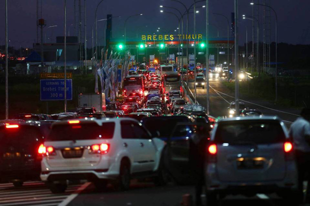 Ini Penyebab Kemacetan Parah Saat Arus Mudik 2016