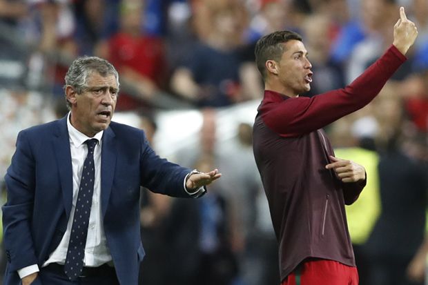 Tragedi Berbuah Trofi; Begini Gaya Ronaldo Jadi Pelatih Bayangan Timnas Portugal
