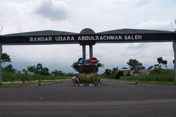 Bandara Abdul Rachman Saleh Ditutup, Penumpang Tujuan Malang Diangkut Bus