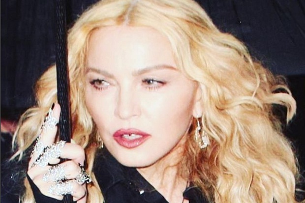 Madonna Bangun Rumah Sakit Anak