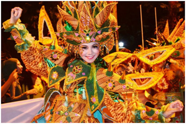 Megahnya Batik di Solo Batik Carnaval pada 22-24 Juli 2016