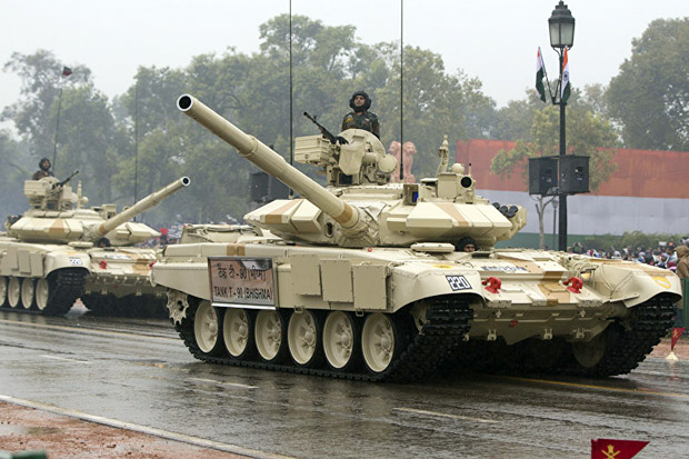 India Kerahkan Hampir 100 Tank ke Perbatasan China