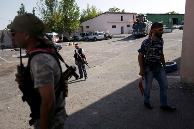 Kelompok Bersenjata Bebaskan Semua Sandera di Markas Polisi Armenia