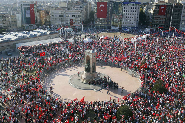 Rakyat Turki Gelar Demonstrasi Pro Demokrasi