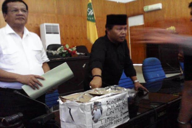Dihadiahi Kotak Amal 86, Anggota DPRD Lapor Polisi