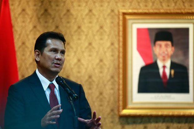 Hari Pertama Jadi Menteri, Asman Mampir DPR Selesaikan Sisa Tugasnya