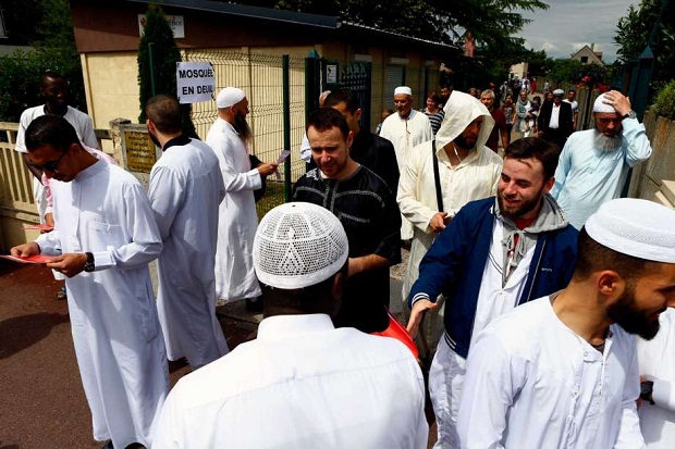 Kecam Ekstremis, Umat Muslim dan Kristen Prancis Doa Bersama