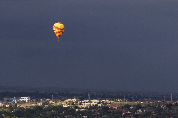 Balon Udara Terbakar di Texas, 16 Orang Diyakini Tewas