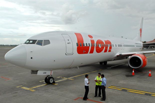 Lion Air Stop Penerbangan Malam dari Jakarta ke Surabaya